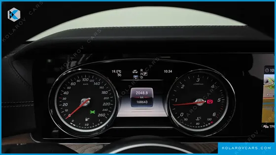 MERCEDES E-CLASS E220D EXCLUSIVE