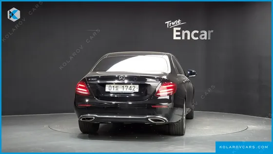 MERCEDES E-CLASS E300 4MATIC AVNATGARDE