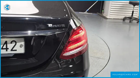 MERCEDES E-CLASS E300 4MATIC AVNATGARDE