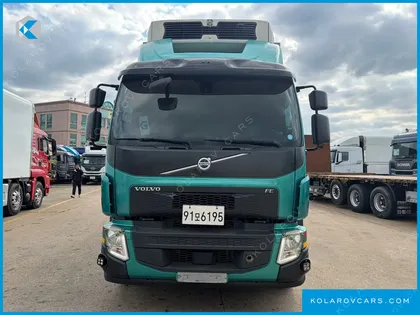 VOLVO CARGO TRUCK 6X2