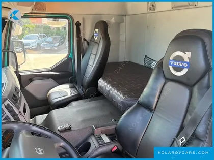 VOLVO CARGO TRUCK 6X2