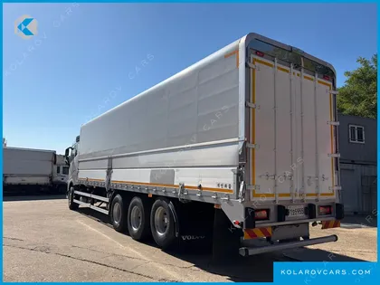 VOLVO CARGO TRUCK 8X4