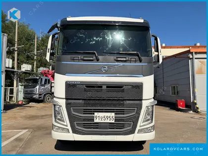 VOLVO CARGO TRUCK 8X4