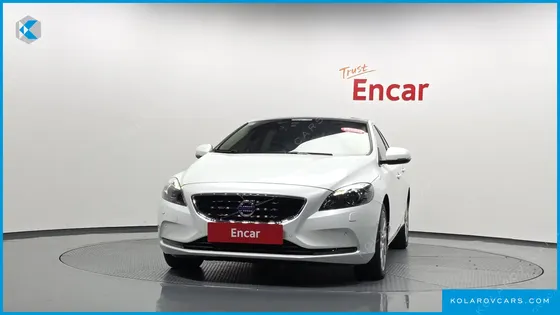 VOLVO V40 D3