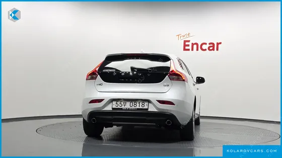 VOLVO V40 D3