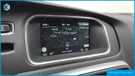 VOLVO V40 D3