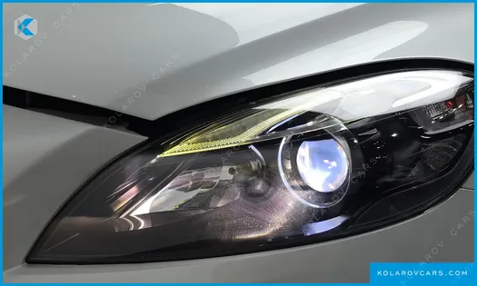 VOLVO V40 D3