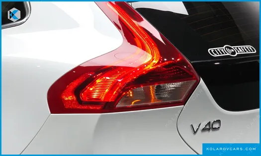 VOLVO V40 D3