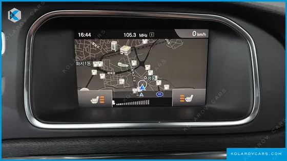 VOLVO V40 D3