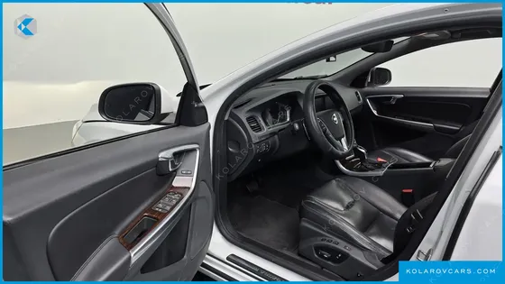 VOLVO S60 D4