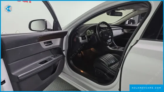 JAGUAR XF 20D PORTFOLIO