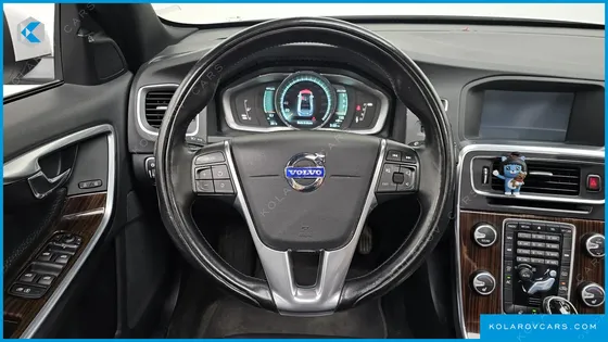 VOLVO S60 D4
