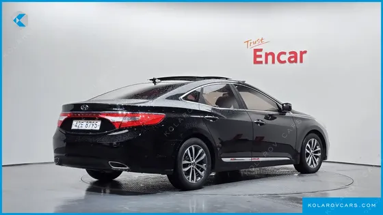 HYUNDAI GRANDEUR HG240 LUXURY