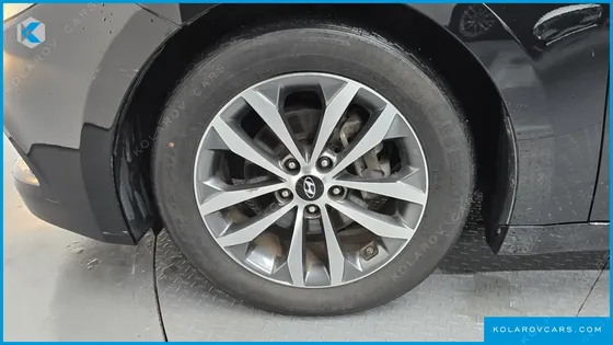 HYUNDAI GRANDEUR HG240 LUXURY