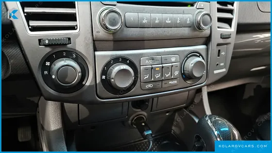 KGM - SSANGYONG KORANDO 4WD LT 9-SEATER