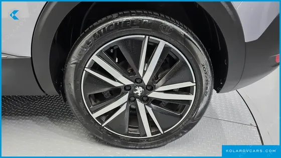 PEUGEOT 5008 1.2 PURE TECH GT