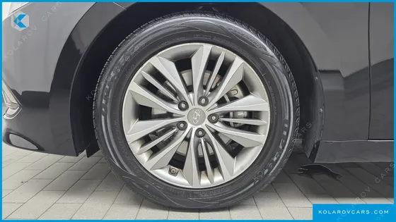 HYUNDAI GRANDEUR HG240 MODERN COLLECTION