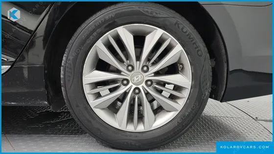 HYUNDAI GRANDEUR HG240 MODERN
