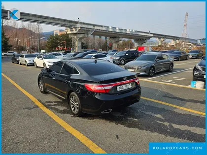 HYUNDAI GRANDEUR HG240 LUXURY