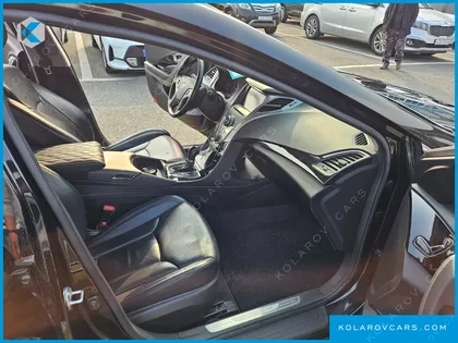 HYUNDAI GRANDEUR HG240 LUXURY