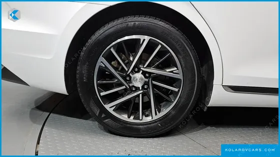 HYUNDAI GRANDEUR 3.0 LPI RENT CAR