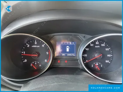 KIA CARNIVAL 11-SEATER LUXURY