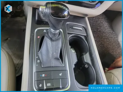 KIA CARNIVAL 11-SEATER LUXURY