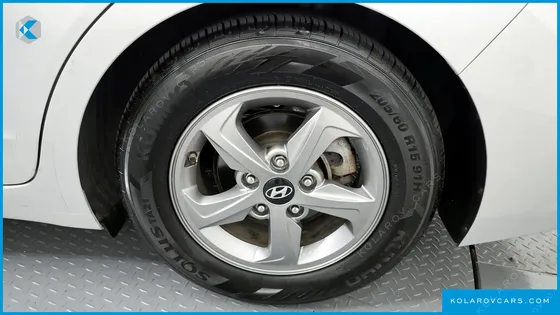 HYUNDAI ELANTRA (AVANTE) 1.6 LPI SMART (RENTAL CAR)