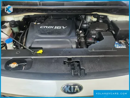 KIA CARNIVAL 9-SEATER HI-LIMOUSINE