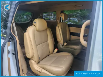 KIA CARNIVAL 9-SEATER HI-LIMOUSINE