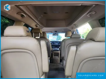KIA CARNIVAL 9-SEATER HI-LIMOUSINE