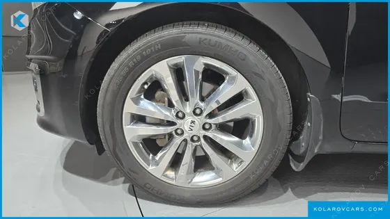 KIA CARNIVAL 9-SEATER PRESTIGE