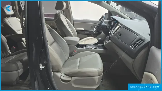 KIA CARNIVAL 9-SEATER PRESTIGE