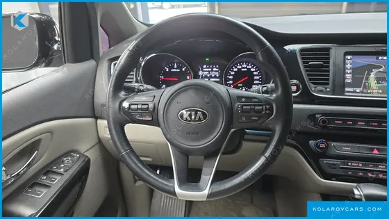 KIA CARNIVAL 9-SEATER PRESTIGE