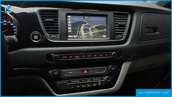 KIA CARNIVAL 9-SEATER PRESTIGE