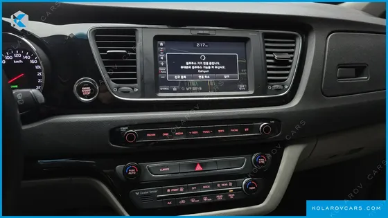 KIA CARNIVAL 9-SEATER PRESTIGE