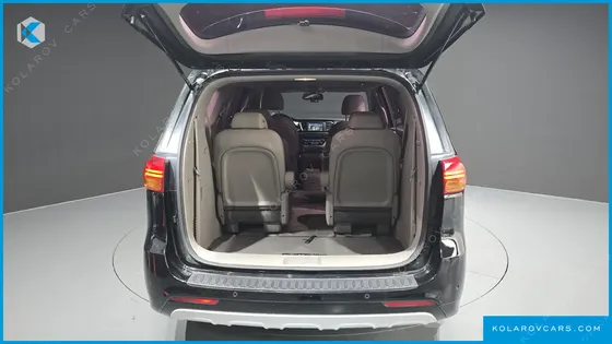 KIA CARNIVAL 9-SEATER PRESTIGE