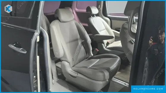 KIA CARNIVAL 9-SEATER PRESTIGE