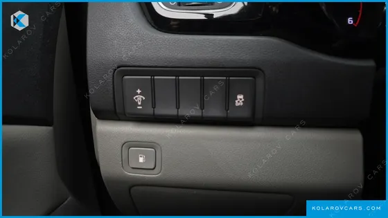 KIA CARNIVAL 9-SEATER PRESTIGE