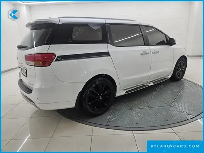 KIA CARNIVAL 9-SEATER PRESTIGE