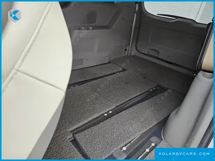 KIA CARNIVAL 9-SEATER PRESTIGE