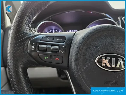 KIA CARNIVAL 9-SEATER PRESTIGE