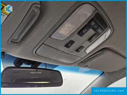 KIA CARNIVAL 9-SEATER PRESTIGE