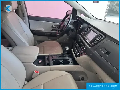 KIA CARNIVAL 11-SEATER LUXURY