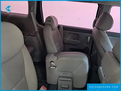 KIA CARNIVAL 11-SEATER LUXURY