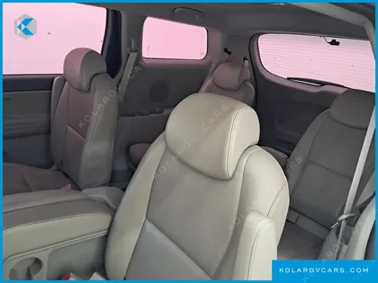 KIA CARNIVAL 11-SEATER LUXURY