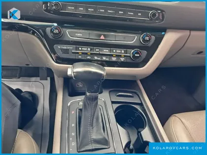 KIA CARNIVAL 11-SEATER LUXURY