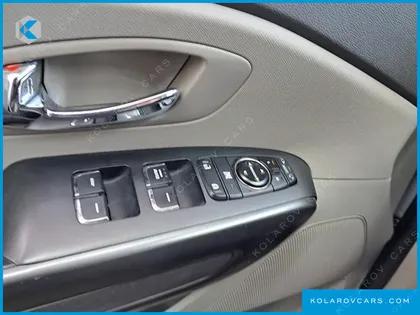 KIA CARNIVAL 11-SEATER LUXURY