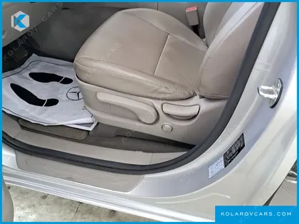 KIA CARNIVAL 11-SEATER LUXURY
