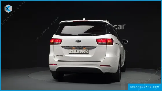 KIA CARNIVAL 11-SEATER DELUXE